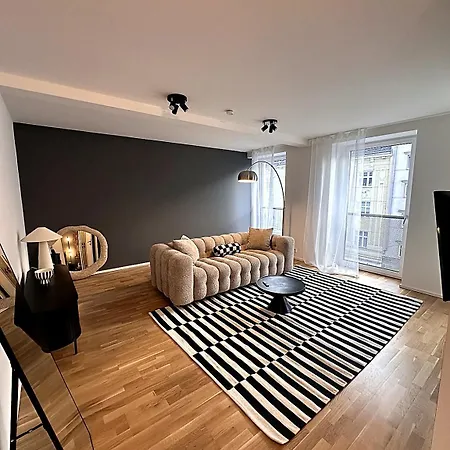 Miacasa I Zentral I Parkplatz I Waschtrockner I Schreibtisch Apartmán Linec