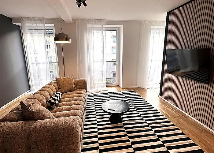 Miacasa I Zentral I Parkplatz I Waschtrockner I Schreibtisch Apartmán Linec