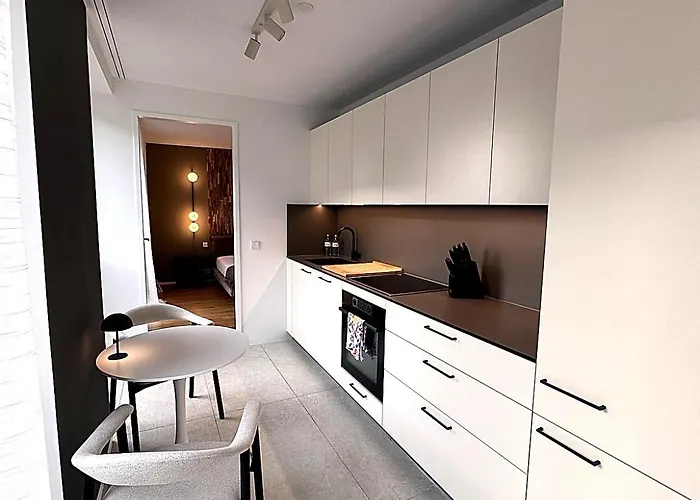 Miacasa I Zentral I Parkplatz I Waschtrockner I Schreibtisch