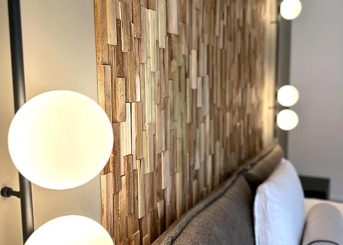 Miacasa I Zentral I Parkplatz I Waschtrockner I Schreibtisch *