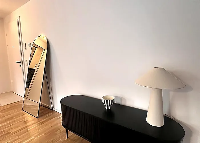 Miacasa I Zentral I Parkplatz I Waschtrockner I Schreibtisch