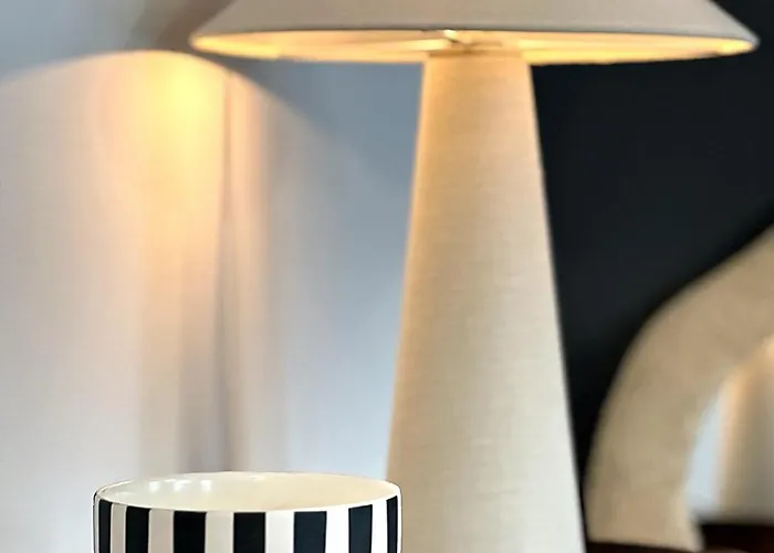 Miacasa I Zentral I Parkplatz I Waschtrockner I Schreibtisch Apartman