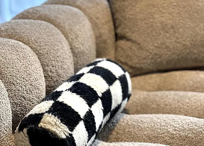 Miacasa I Zentral I Parkplatz I Waschtrockner I Schreibtisch *