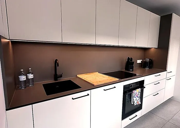 Miacasa I Zentral I Parkplatz I Waschtrockner I Schreibtisch Apartman